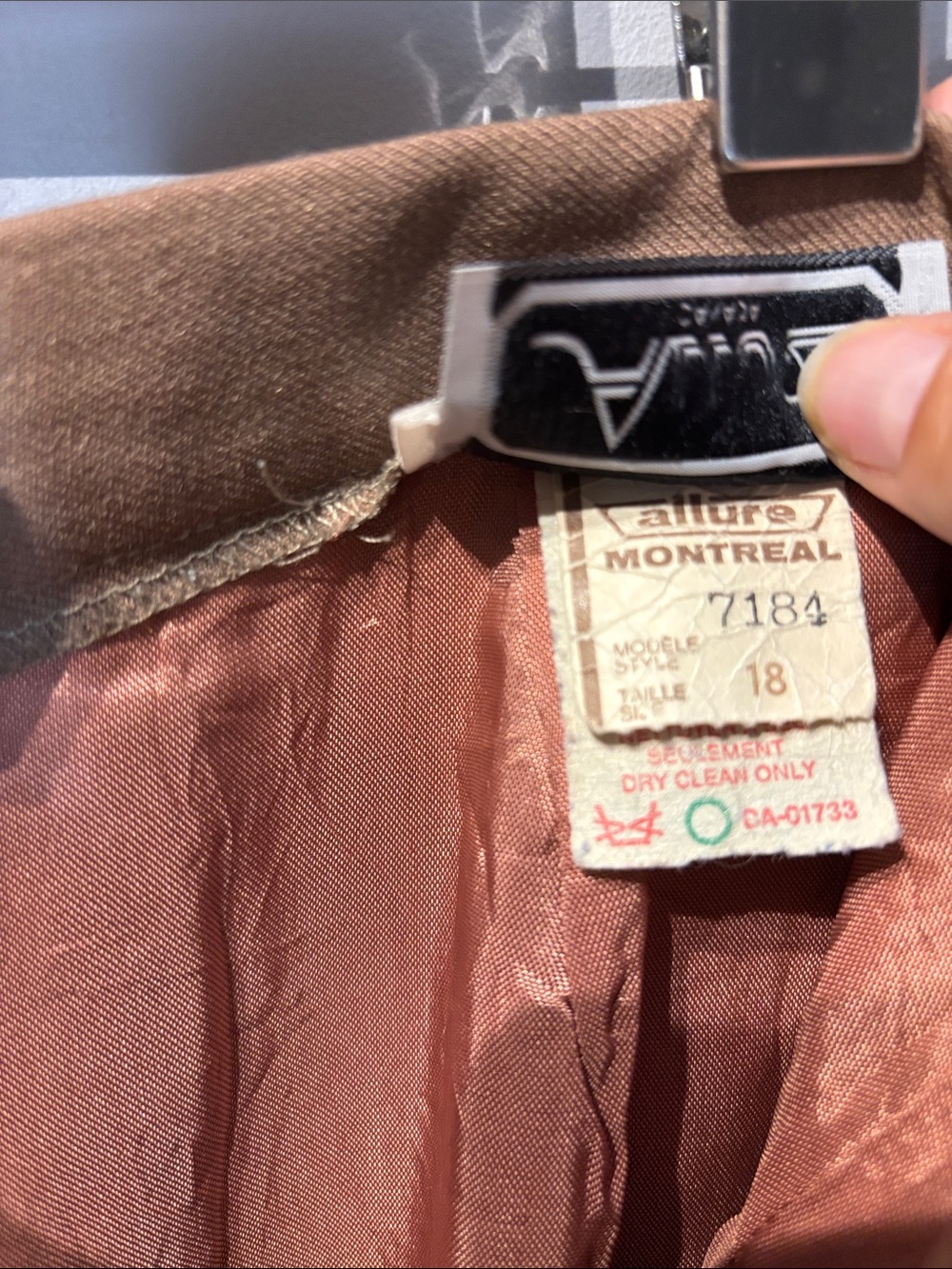 Vintage 100% Virgin Wool Brown Pleated Skirt - Picture 8 of 8